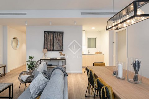 2 bedrooms apartment for sale in Barcelona, Catalonia, Spain № 8728 - photo 8