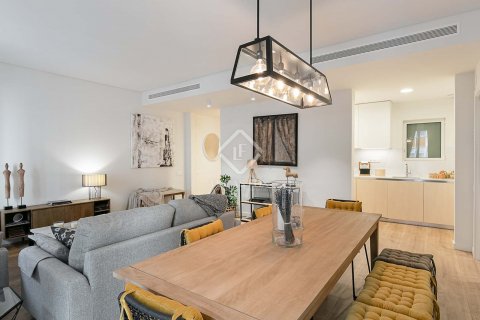 2 bedrooms apartment for sale in Barcelona, Catalonia, Spain № 8728 - photo 4