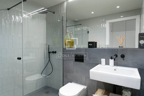 2 bedrooms apartment for sale in Barcelona, Catalonia, Spain № 8728 - photo 26