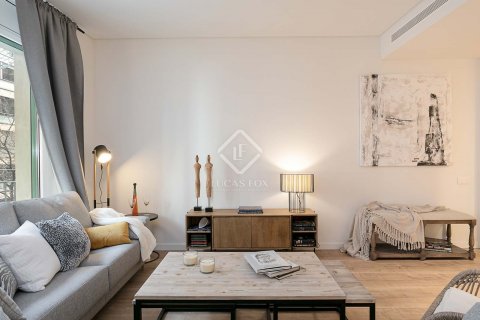 2 bedrooms apartment for sale in Barcelona, Catalonia, Spain № 8728 - photo 9