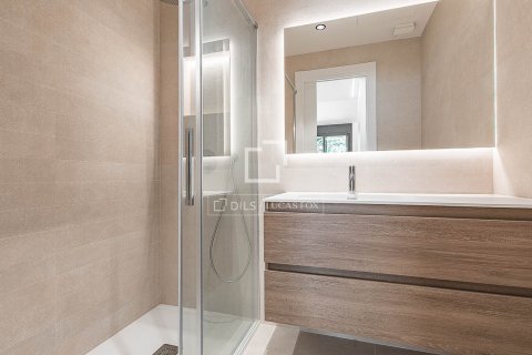 2 bedrooms apartment for sale in Barcelona, Catalonia, Spain № 8727 - photo 18