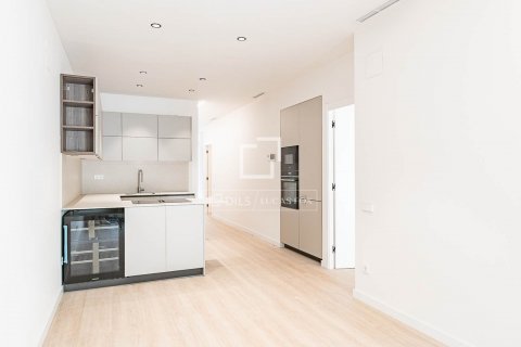 2 bedrooms apartment for sale in Barcelona, Catalonia, Spain № 8727 - photo 4