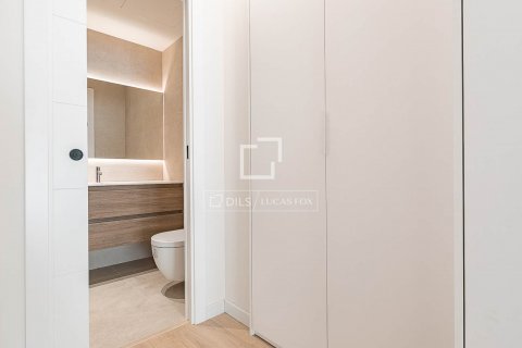 2 bedrooms apartment for sale in Barcelona, Catalonia, Spain № 8727 - photo 19