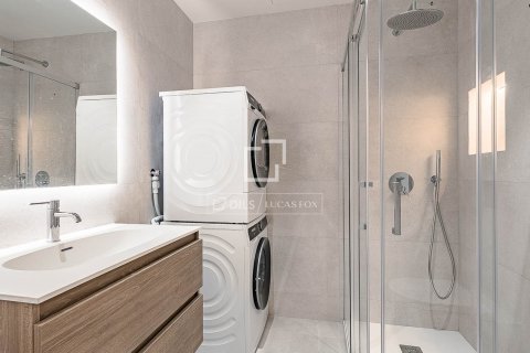 2 bedrooms apartment for sale in Barcelona, Catalonia, Spain № 8727 - photo 12