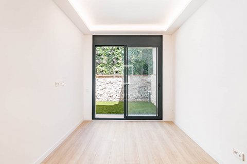 2 bedrooms apartment for sale in Barcelona, Catalonia, Spain № 8727 - photo 3