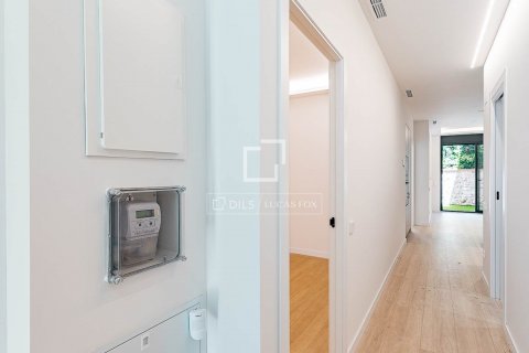 2 bedrooms apartment for sale in Barcelona, Catalonia, Spain № 8727 - photo 11