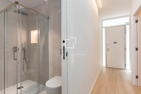 2 bedrooms apartment for sale in Barcelona, Catalonia, Spain № 8727 - photo 14