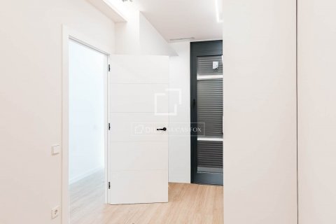 2 bedrooms apartment for sale in Barcelona, Catalonia, Spain № 8727 - photo 9