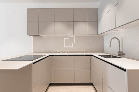 2 bedrooms apartment for sale in Barcelona, Catalonia, Spain № 8727 - photo 6