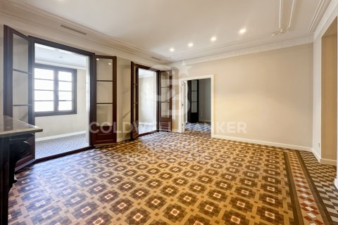 3 bedrooms apartment for sale in Barcelona, Catalonia, Spain № 5827