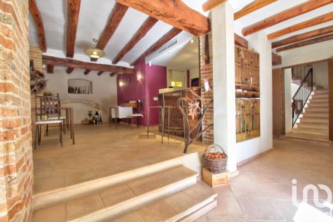 10 chambres house à vendre à Els Guiamets, Tarragona, Catalonia, Spain № 4995 - photo 13