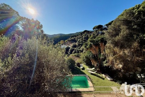 Сasa de 4 dormitorios en venta en Arenys de Munt, Barcelona, Cataluña, Spain № 4996 - foto 15