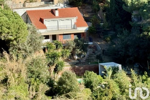 Сasa de 4 dormitorios en venta en Arenys de Munt, Barcelona, Cataluña, Spain № 4996 - foto 3