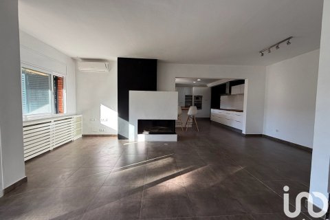 Сasa de 4 dormitorios en venta en Arenys de Munt, Barcelona, Cataluña, Spain № 4996 - foto 10