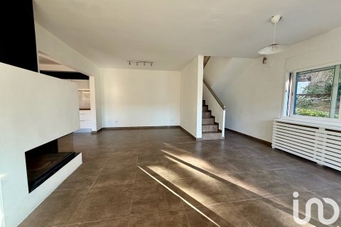Сasa de 4 dormitorios en venta en Arenys de Munt, Barcelona, Cataluña, Spain № 4996 - foto 9