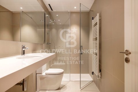 Apartamento de 3 dormitorios en venta en Barcelona, Cataluña, Spain № 5750 - foto 26