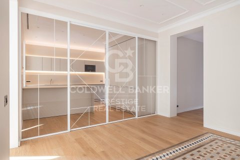 Apartamento de 3 dormitorios en venta en Barcelona, Cataluña, Spain № 5750 - foto 15