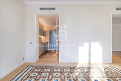 Apartamento de 3 dormitorios en venta en Barcelona, Cataluña, Spain № 5750 - foto 8