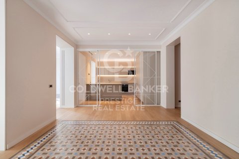 Apartamento de 3 dormitorios en venta en Barcelona, Cataluña, Spain № 5750 - foto 9