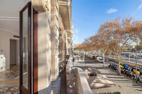 Apartamento de 3 dormitorios en venta en Barcelona, Cataluña, Spain № 5750 - foto 2