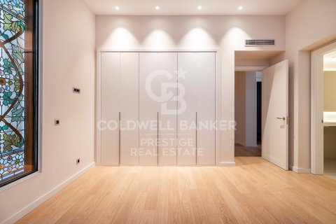 Apartamento de 3 dormitorios en venta en Barcelona, Cataluña, Spain № 5750 - foto 23