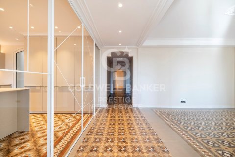 3 bedrooms apartment for sale in Barcelona, Catalonia, Spain № 5749 - photo 4