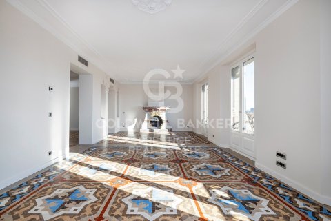 3 bedrooms apartment for sale in Barcelona, Catalonia, Spain № 5749 - photo 2