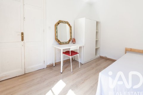Apartamento de 4 dormitorios en venta en Barcelona, Cataluña, Spain № 7342 - foto 19