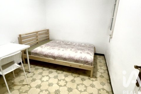 Apartamento de 4 dormitorios en venta en Barcelona, Cataluña, Spain № 7342 - foto 2