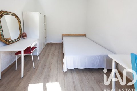 Apartamento de 4 dormitorios en venta en Barcelona, Cataluña, Spain № 7342 - foto 13
