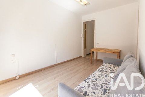 Apartamento de 4 dormitorios en venta en Barcelona, Cataluña, Spain № 7342 - foto 24