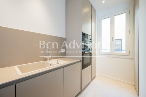 2 bedrooms apartment for sale in Barcelona, Catalonia, Spain № 2886 - photo 16