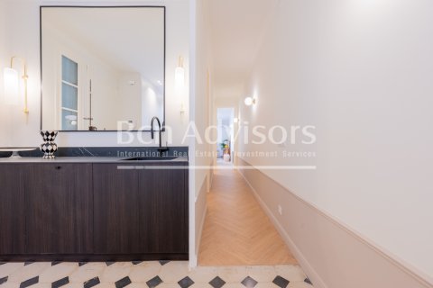 2 bedrooms apartment for sale in Barcelona, Catalonia, Spain № 2889 - photo 21