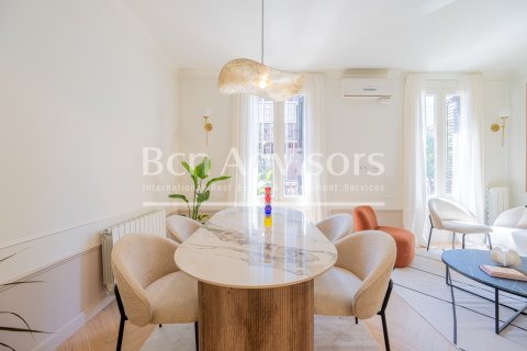 2 bedrooms apartment for sale in Barcelona, Catalonia, Spain № 2889 - photo 2