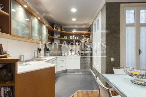2 bedrooms apartment for sale in Barcelona, Catalonia, Spain № 2888 - photo 12