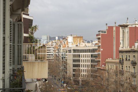 2 bedrooms apartment for sale in Barcelona, Catalonia, Spain № 2888 - photo 8