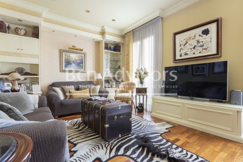 2 bedrooms apartment for sale in Barcelona, Catalonia, Spain № 2888 - photo 3