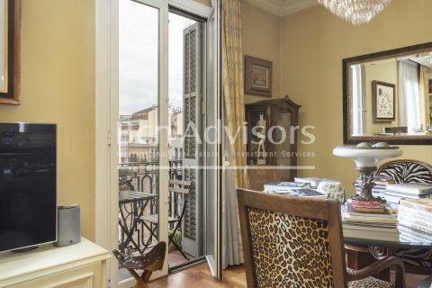 2 bedrooms apartment for sale in Barcelona, Catalonia, Spain № 2888 - photo 30