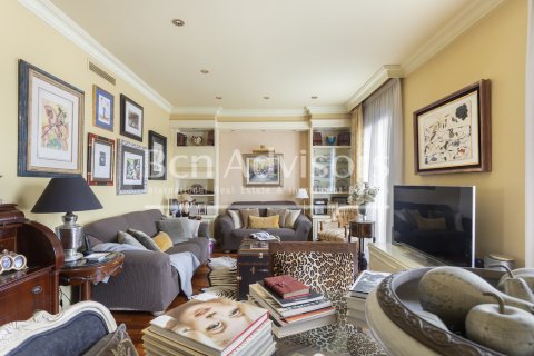 2 bedrooms apartment for sale in Barcelona, Catalonia, Spain № 2888 - photo 4