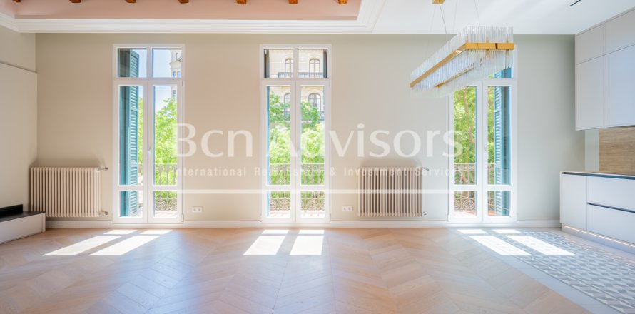 Apartamento de 3 dormitorios en venta en Barcelona, Cataluña, Spain № 2885