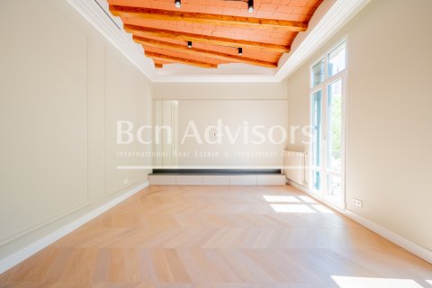 Apartamento de 3 dormitorios en venta en Barcelona, Cataluña, Spain № 2885 - foto 11
