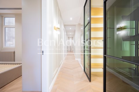Apartamento de 3 dormitorios en venta en Barcelona, Cataluña, Spain № 2885 - foto 14