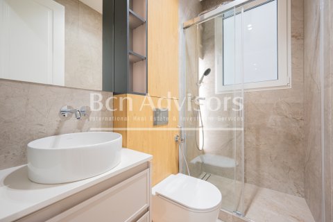 Apartamento de 3 dormitorios en venta en Barcelona, Cataluña, Spain № 2885 - foto 27