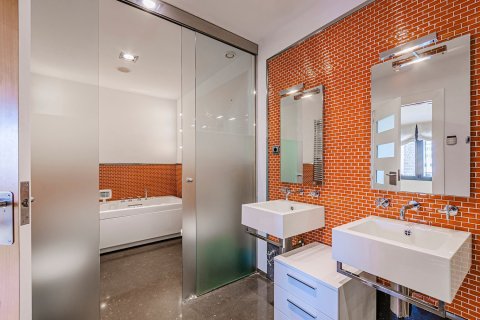 Купить квартиру в Барселона, Испания с 4 комнаты, 221м², № 6231 - фото 18