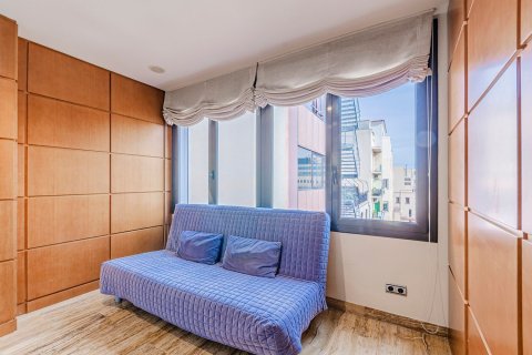 Купить квартиру в Барселона, Испания с 4 комнаты, 221м², № 6231 - фото 16