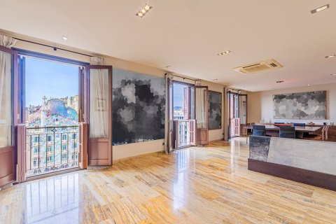 Купить квартиру в Барселона, Испания с 4 комнаты, 221м², № 6231 - фото 2