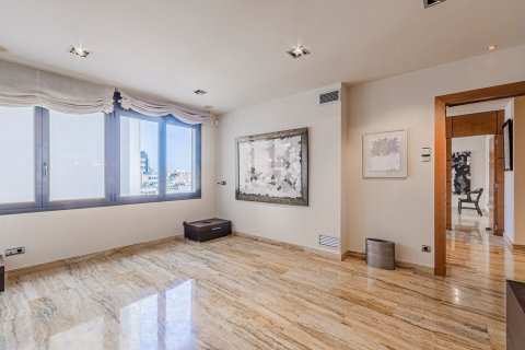 Купить квартиру в Барселона, Испания с 4 комнаты, 221м², № 6231 - фото 21