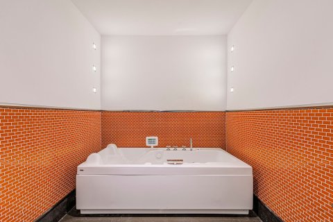 Купить квартиру в Барселона, Испания с 4 комнаты, 221м², № 6231 - фото 19