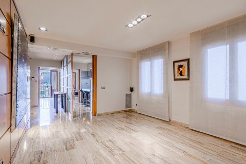 Купить квартиру в Барселона, Испания с 4 комнаты, 221м², № 6231 - фото 14