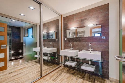 Купить квартиру в Барселона, Испания с 4 комнаты, 221м², № 6231 - фото 22